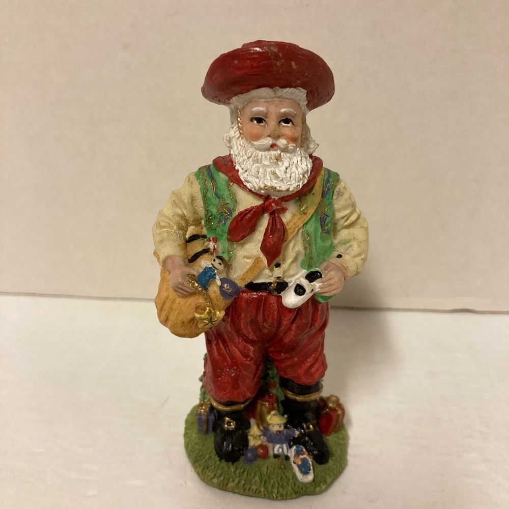 Vintage 1992 International Santa Claus Collection Santa Claus Figurine 4 1/2”